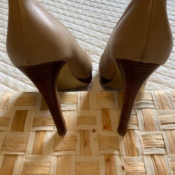 Banana Republic Kate Platform Pump - Picture 5 of 6